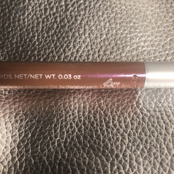 Limited Edition UD Glide-On Pencil in Glitter Rock - Picture 9 of 9